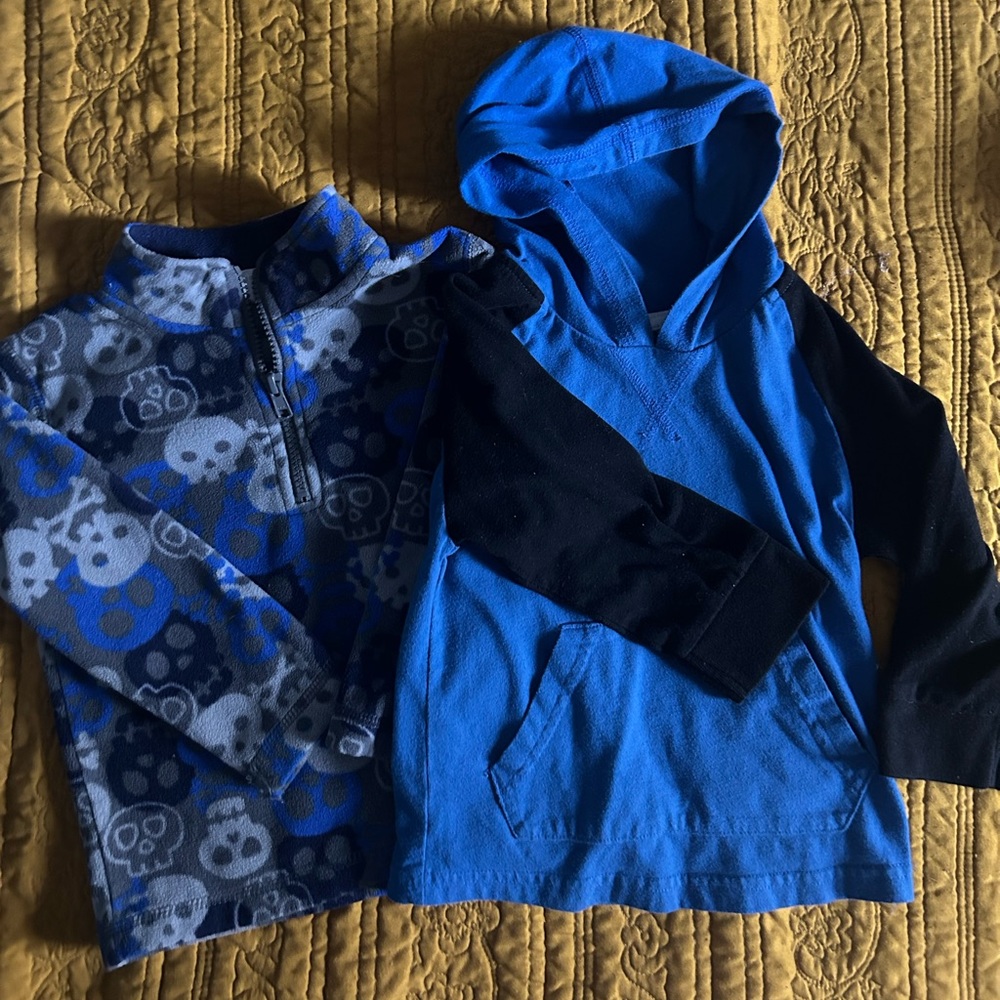 Boys Toddler 24m 2T shirt and quarter zip sweater